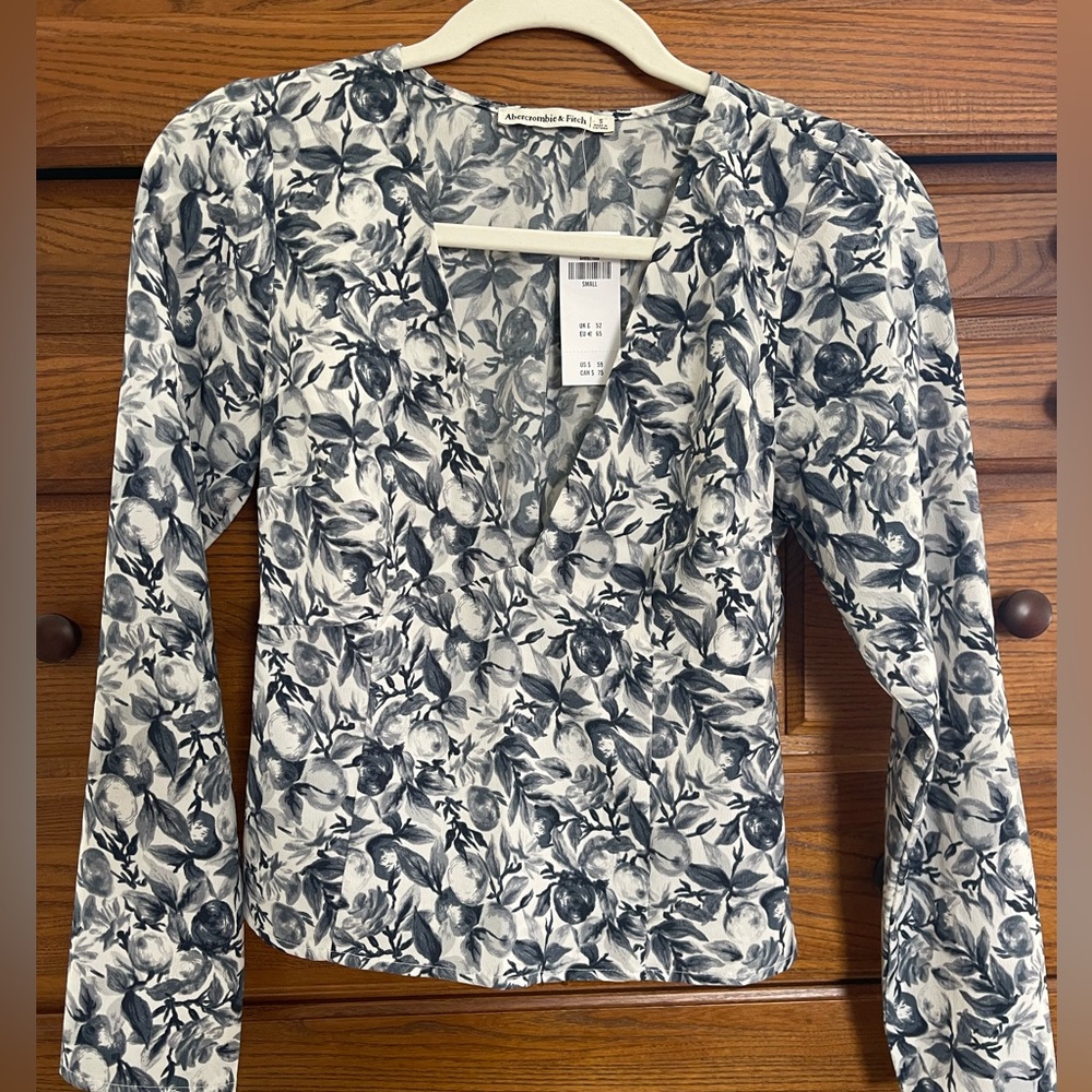 Abercrombie V-Neck Blouse, Navy Print, Small